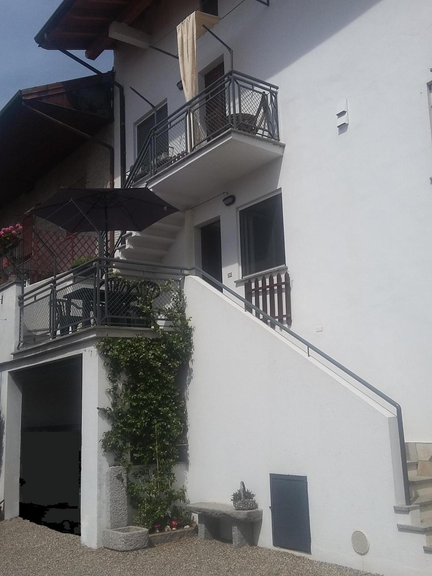 Corte del sole Dormelletto Esterno foto